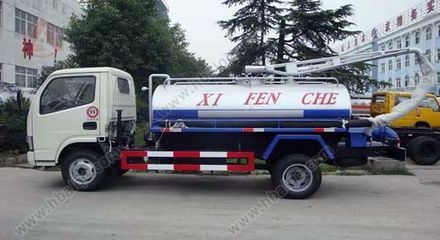 東風(fēng)小金霸吸糞車 可上藍(lán)牌 2噸小型吸糞