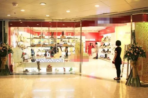 2018年，實體店就該來點視覺沖擊 服裝服飾零售的破局之道